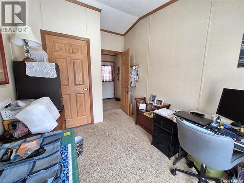 4425 Access Road, Halbrite, SK - Indoor Photo Showing Office