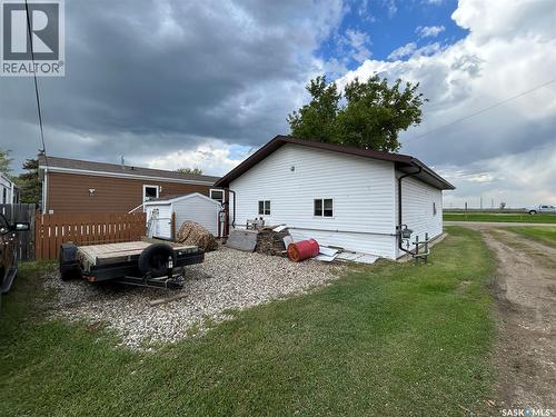 4425 Access Road, Halbrite, SK - Outdoor With Exterior