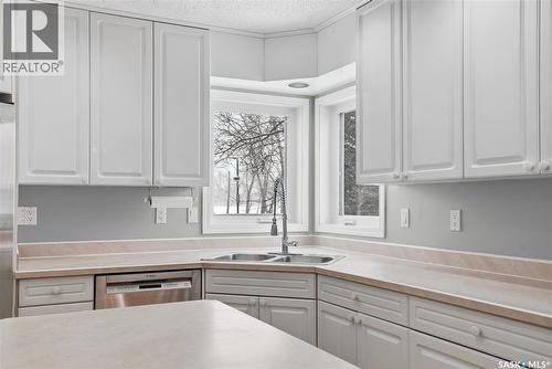 414 Forsyth Way, Saskatoon, SK - Indoor Photo Showing Kitchen With Double Sink