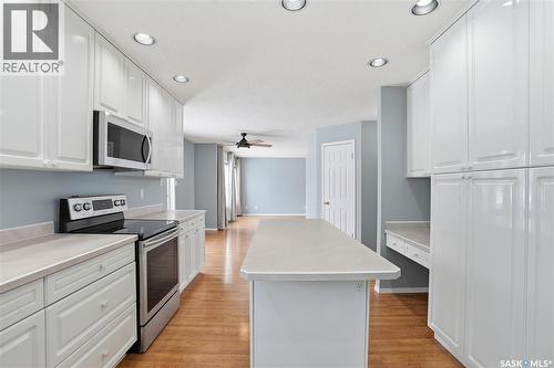 414 Forsyth Way, Saskatoon, SK - Indoor Photo Showing Kitchen With Stainless Steel Kitchen