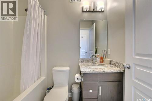 5345 Mckenna Crescent, Regina, SK - Indoor Photo Showing Bathroom