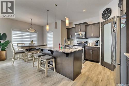 5345 Mckenna Crescent, Regina, SK - Indoor Photo Showing Kitchen With Upgraded Kitchen