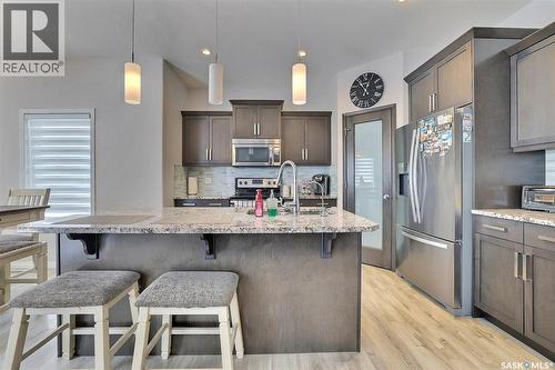 5345 Mckenna Crescent, Regina, SK - Indoor Photo Showing Kitchen With Upgraded Kitchen