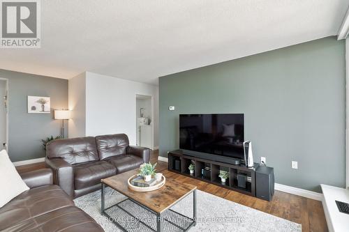 2703 - 323 Colborne Street, London East (East K), ON - Indoor Photo Showing Living Room