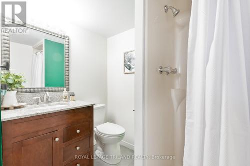 2703 - 323 Colborne Street, London East (East K), ON - Indoor Photo Showing Bathroom