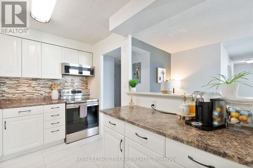 2703 - 323 Colborne Street, London East (East K), ON - Indoor Photo Showing Kitchen