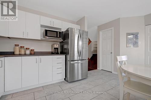 175 Arcola Private, Ottawa, ON - Indoor Photo Showing Kitchen