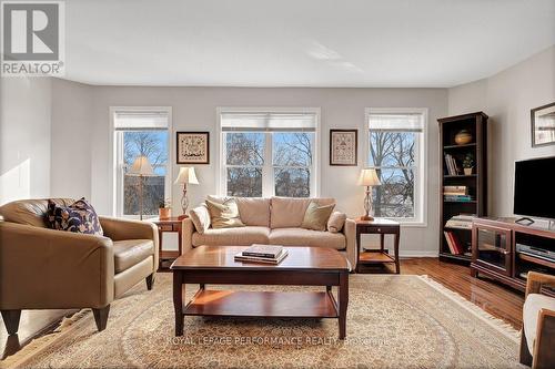 175 Arcola Private, Ottawa, ON - Indoor Photo Showing Living Room