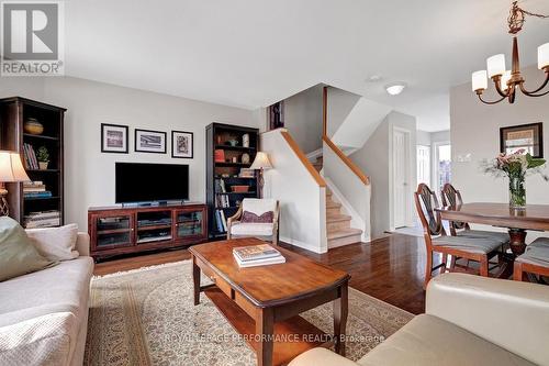175 Arcola Private, Ottawa, ON - Indoor Photo Showing Living Room