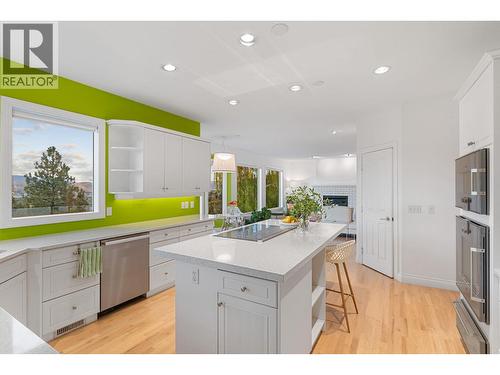 2270 Grantham Road, Kelowna, BC - Indoor Photo Showing Kitchen