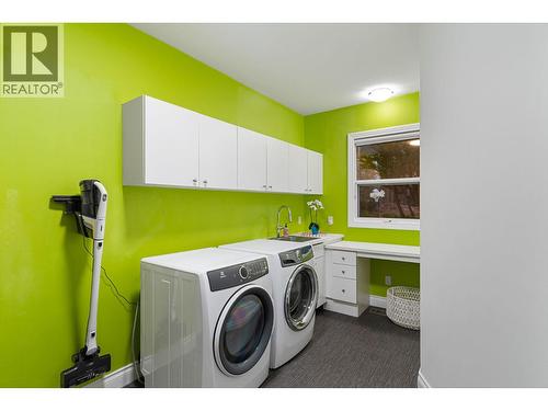 2270 Grantham Road, Kelowna, BC - Indoor Photo Showing Laundry Room