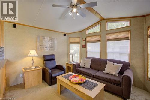 7489 Sideroad 5 E, Mount Forest, ON - Indoor Photo Showing Living Room