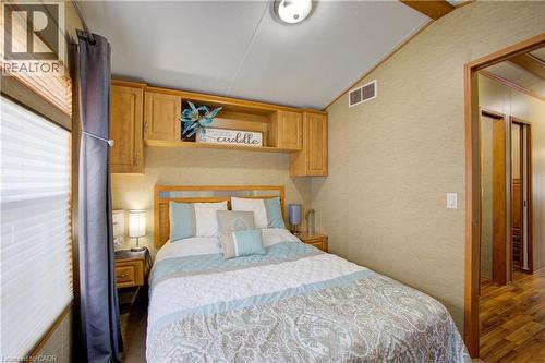 7489 Sideroad 5 E, Mount Forest, ON - Indoor Photo Showing Bedroom