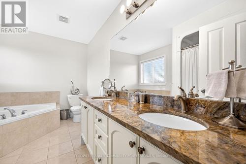 182 Irwin Avenue, Hamilton, ON - Indoor Photo Showing Bathroom