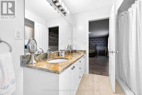 182 Irwin Avenue, Hamilton, ON - Indoor Photo Showing Bathroom