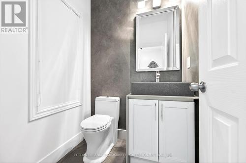 182 Irwin Avenue, Hamilton, ON - Indoor Photo Showing Bathroom