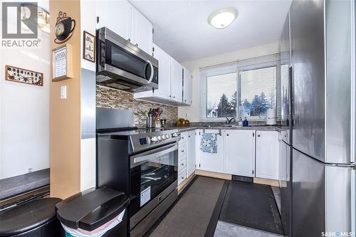 147 1128 Mckercher Drive, Saskatoon, SK - Indoor Photo Showing Kitchen