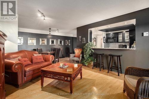 Living Room - 104 - 15 Murray Street, Ottawa, ON - Indoor Photo Showing Living Room