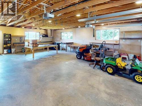 9771 View Road, Powell River, BC - Indoor