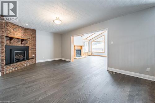 567 Rustic Drive, Waterloo, ON - Indoor Photo Showing Living Room With Fireplace