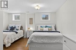 L SHAPED FITS 2 QUEEN BEDS - 