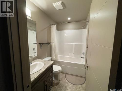 211 115 Willowgrove Crescent, Saskatoon, SK - Indoor Photo Showing Bathroom