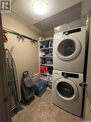 211 115 Willowgrove Crescent, Saskatoon, SK - Indoor Photo Showing Laundry Room