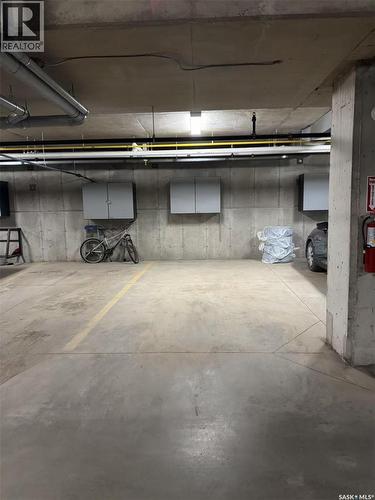 211 115 Willowgrove Crescent, Saskatoon, SK - Indoor Photo Showing Garage