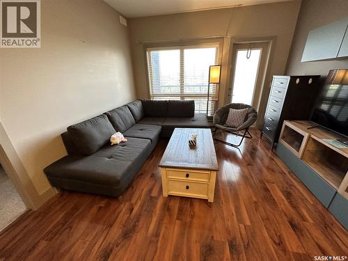 211 115 Willowgrove Crescent, Saskatoon, SK - Indoor Photo Showing Living Room