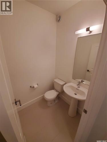 447 Eaton Lane, Saskatoon, SK - Indoor Photo Showing Bathroom