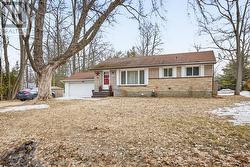 15 SMALLMAN DRIVE Wasaga Beach, ON L9Z 1L1