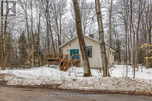 2 BELLE VUE AVENUE  Tiny, ON L9M 0H5