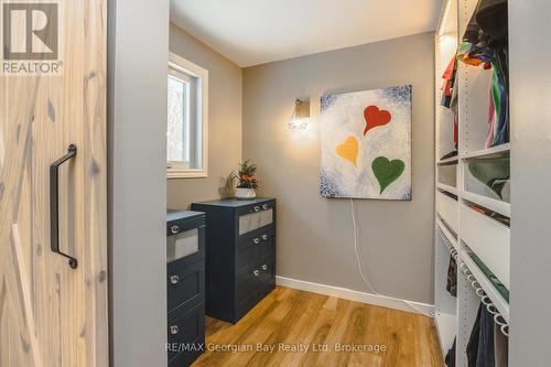 2 Belle Vue Avenue, Tiny, ON - Indoor Photo Showing Other Room