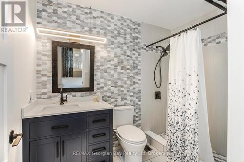 2 Belle Vue Avenue, Tiny, ON - Indoor Photo Showing Bathroom