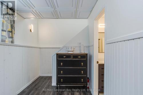 2 Belle Vue Avenue, Tiny, ON - Indoor Photo Showing Other Room