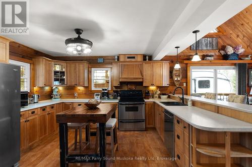6 West Point Drive, Mckellar, ON - Indoor Photo Showing Kitchen