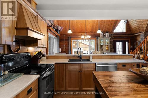 6 West Point Drive, Mckellar, ON - Indoor Photo Showing Kitchen With Double Sink