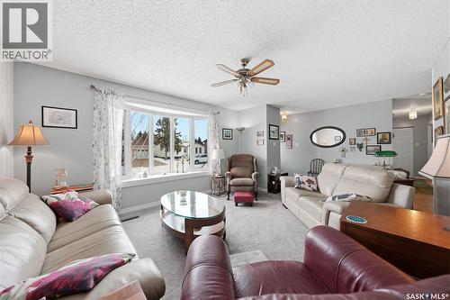 313 7Th Avenue W, Watrous, SK - Indoor Photo Showing Living Room