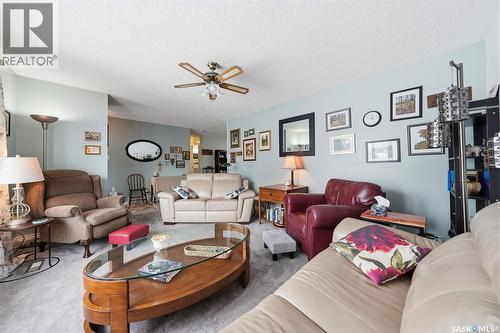 313 7Th Avenue W, Watrous, SK - Indoor Photo Showing Living Room