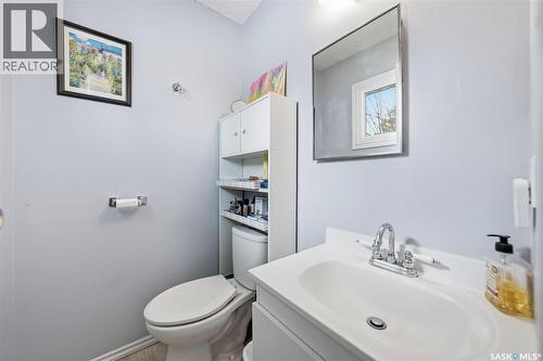 313 7Th Avenue W, Watrous, SK - Indoor Photo Showing Bathroom