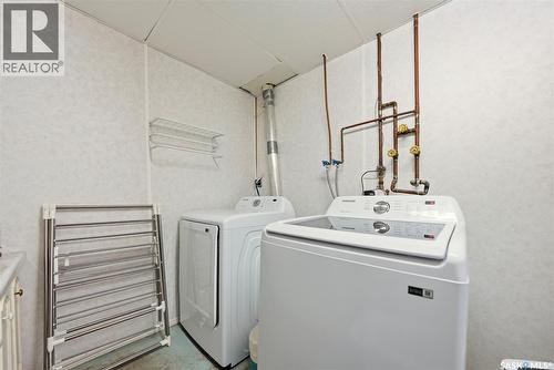 313 7Th Avenue W, Watrous, SK - Indoor Photo Showing Laundry Room