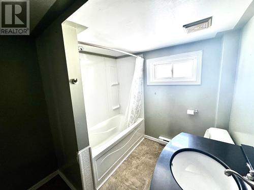 124 Third Ave, Hornepayne, ON - Indoor Photo Showing Bathroom