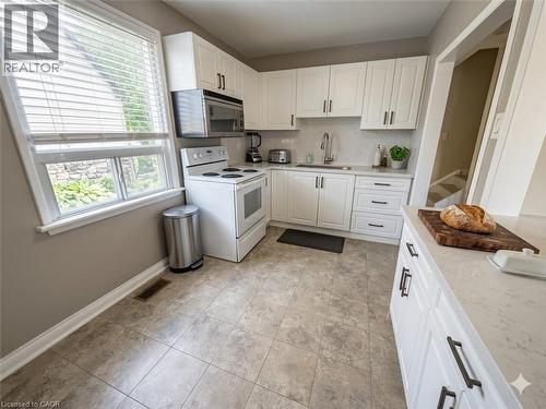 776 Britannia Avenue, Hamilton, ON - Indoor Photo Showing Kitchen