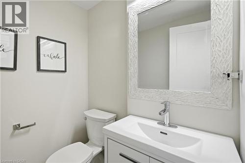 26 Clifton Downs Road, Hamilton, ON - Indoor Photo Showing Bathroom