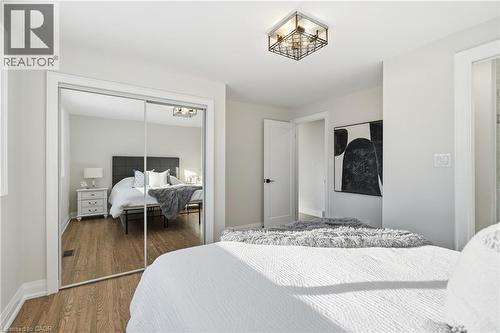 26 Clifton Downs Road, Hamilton, ON - Indoor Photo Showing Bedroom