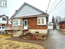 320 MCKELLAR STREET Peterborough (Otonabee Ward 1), ON K9J 1P7