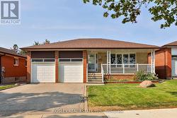 61 BARTEL DRIVE Toronto, ON M3N 1C8