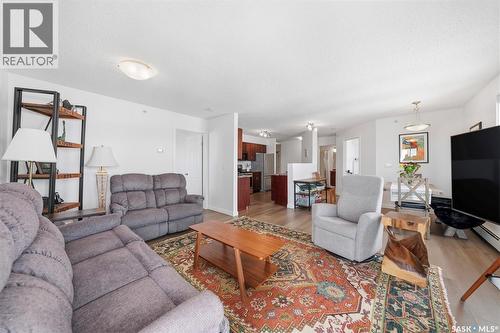 401 303 Lowe Road, Saskatoon, SK - Indoor Photo Showing Living Room