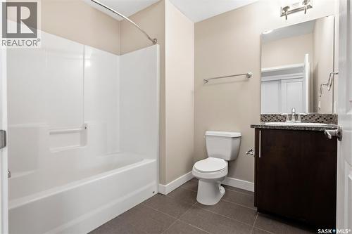 101 2313 Montreal Street, Regina, SK - Indoor Photo Showing Bathroom