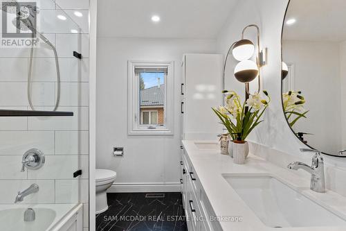 4025 Rolling Valley Drive, Mississauga, ON - Indoor Photo Showing Bathroom